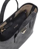 Set de cartera Guess Latona II con estampado de logos en negro y gris. Incluye una cartera tote con doble asa de mano y correa bandolera con logo, un monedero con cierre y un sobre con cierre.