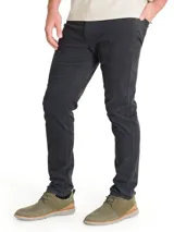 Pantalón largo de cotelé color gris, con corte moderno y tiro medio.