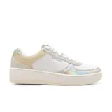 Championes Skechers Sport Court 2.0 Pretty Factor, con capellada de cuero sintético blanco, detalles en color crema y verde agua, cordones blancos y suela de plataforma.