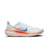 Zapatillas de running Adidas Air Zoom Pegasus 41, color blanco con detalles en azul y naranja.