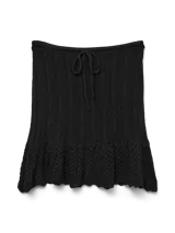 Falda corta de punto calado color negro, con cintura elastizada y lazo ajustable.