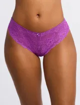 Panty brasileña de encaje color violeta.