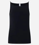 Blusa fucsia sin mangas con tirantes finos y escote cuadrado.