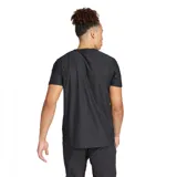 Camiseta deportiva Adidas Own The Run para hombre, color negro con logo blanco en el pecho y tres tiras blancas en las mangas. Cuello redondo con inscripción "Running".