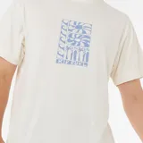 Remera blanca de manga corta con estampado rectangular en el frente con diseño abstracto en tonos celeste y azul, y logo de la marca Rip Curl.