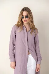 Camisola larga color rosado, estilo camisa, confeccionada en lino.