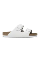 Sandalias blancas de diseño clásico con doble correas ajustables y suela de corcho.