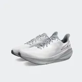 Championes de running Altra Experience Flow, color blanco con detalles en gris.
