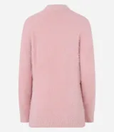 Suéter marrón de punto con cuello redondo y mangas largas ajustadas. Diseño slim alargado con efecto de pelitos.