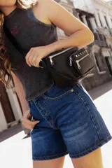 Short de jean largo de tiro alto, color azul.