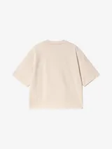 Remera negra de algodón orgánico, corte recto, cuello redondo acanalado y bolsillo de parche en el pecho con remaches metálicos.