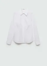 Camisa blanca entallada de popelina de algodón con cuello camisero, cierre frontal con botones y mangas largas con puños abotonados.