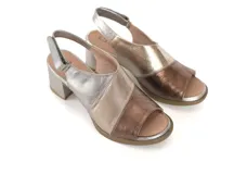 Sandalias de cuero con tecnología Antistress, color dorado y marrón, con taco cuadrado y tira trasera con hebilla.