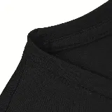 Remera deportiva negra de corte clásico, con logo de Topper estampado en el pecho.