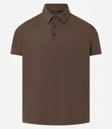 Camisa polo negra de manga corta, confeccionada en poliamida y elastano, con cuello inglés abotonado y tecnología Performance que proporciona mayor comodidad térmica, elasticidad y secado rápido.
