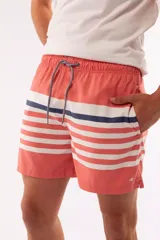 Short de baño de diseño bicolor, con cintura elástica y cordón, bolsillos laterales y trasero.