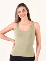 Musculosa básica de tirantes anchos, color verde oliva.