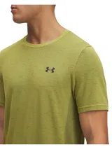Remera deportiva Under Armour Vanish Seamless de hombre, color celeste con logo blanco en el pecho. Confeccionada sin costuras y con tejido transpirable de secado rápido.