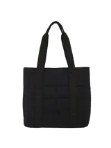 Bolso negro tipo tote bag con diseño acolchado y pespuntes formando cuadrados. Tiene doble asa con la inscripción "TERRANO BRAND" en blanco.