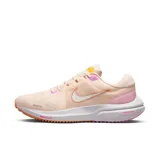 Zapatillas de running Nike Air Zoom Vomero 16 color naranja con detalles en blanco y rosa.
