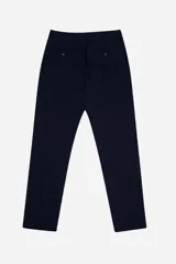 Pantalón azul marino de lino y algodón, con pasacinto, logo bordado y corte regular.