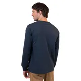 Remera de manga larga azul marino con logo de Volcom en el pecho y en la manga izquierda.
