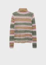 Jersey de punto fino con estampado de rayas horizontales en tonos verde, rosa y naranja. Tiene cuello alto y corte recto.