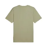 Remera Puma ESS Elevated Tee color verde oliva de corte clásico, cuello redondo y logo pequeño en el pecho.