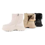 Bota corta negra de caña media, con plataforma track y exterior acolchado.