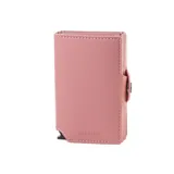Billetera doble de cuero color rosa con doble caja de aluminio incorporado, con capacidad para 10 tarjetas y espacio adicional para libreta de conducir, propiedad y billetes. Cuenta con tecnología RFID.