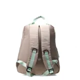Mochila color beige con estampado de la frase "red lipstick and glossy brain" y un corazón rojo. Tiene asas superiores y tirantes ajustables en color verde agua, bolsillo frontal con cierre y herrajes plateados.