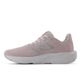 Championes New Balance 413V3 para mujer, color rosa claro con logo plateado y suela blanca.