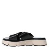 Sandalias Miss Carol modelo Minicoy color verde con tiras cruzadas y plataforma.