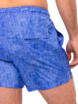 Short de baño azul con textura de lino y cordón blanco en la cintura.