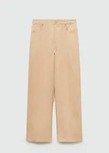 Pantalón de vestir color beige, de corte recto y tiro alto.