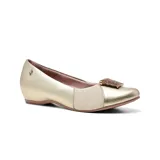 Zapato casual de cuero dorado con detalle de hebilla con strass.