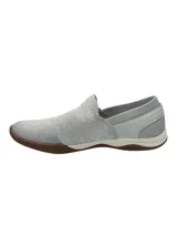 Zapatilla slip-on gris con capellada de tejido transpirable, forro de malla mesh, suela de goma y plantilla GreenFoam® con base de caña de azúcar.