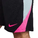 Short deportivo negro con detalles en gris y fucsia, con logo de Nike en la pierna derecha.