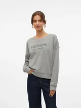 Sudadera gris melange con cuello redondo, mangas largas y estampado frontal con la frase "KEEP GOING Have a nice day!".