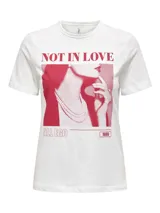 Camiseta blanca de algodón con estampado de una mujer con collar de perlas y el texto "NOT IN LOVE ALL EGO 1989".