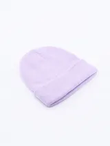 Gorro de lana tejido color fucsia.