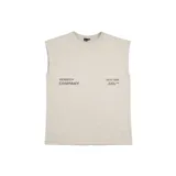 Musculosa de algodón color beige claro, corte oversize con hombros caídos y cuello redondo. Estampado frontal con texto en gris oscuro: "VENEFO® COMPANY" a la izquierda y "004®1994 .CCL™" a la derecha.