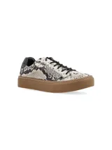 Sneaker de cuero vacuno con estampado de camuflaje y suela marrón.