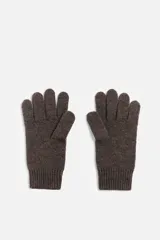 Guantes tejidos de punto en hilatura de lana y cashmere color marrón.