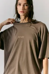Remerón manga corta color marrón con estampa en serigrafía en frente y espalda con la leyenda "Athleisure R11 blend of sport and style".
