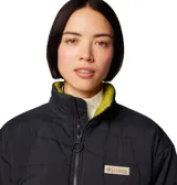 Campera corta Columbia Wallowa Cropp Jacket negra con cuello alto, cierre frontal con cremallera bidireccional, bolsillos laterales con cremallera y dobladillo ajustable con ceñidor.