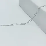 Pulsera de plata 925 con cadena forcé y eslabones rectangulares texturados.