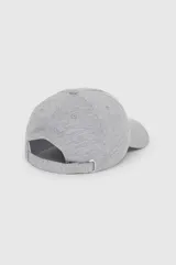 Gorra de béisbol gris jaspeado con logo bordado tonal en el frente y la parte trasera. Cuenta con una correa trasera ajustable.