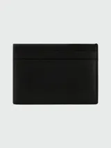 Tarjetero BOSS de cuero negro con múltiples ranuras para tarjetas y logo plateado en la parte inferior.