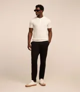Pantalón de vestir negro para hombre, corte skinny, confeccionado en media malla.